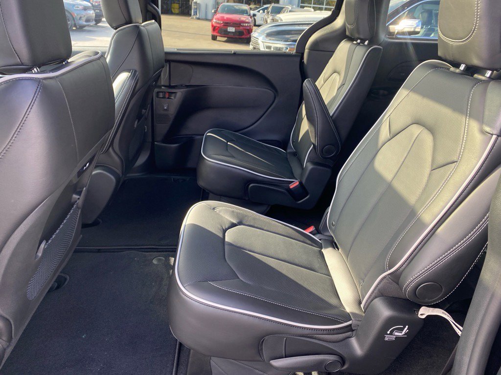 2026 Chrysler Pacifica Limited - Photo 12