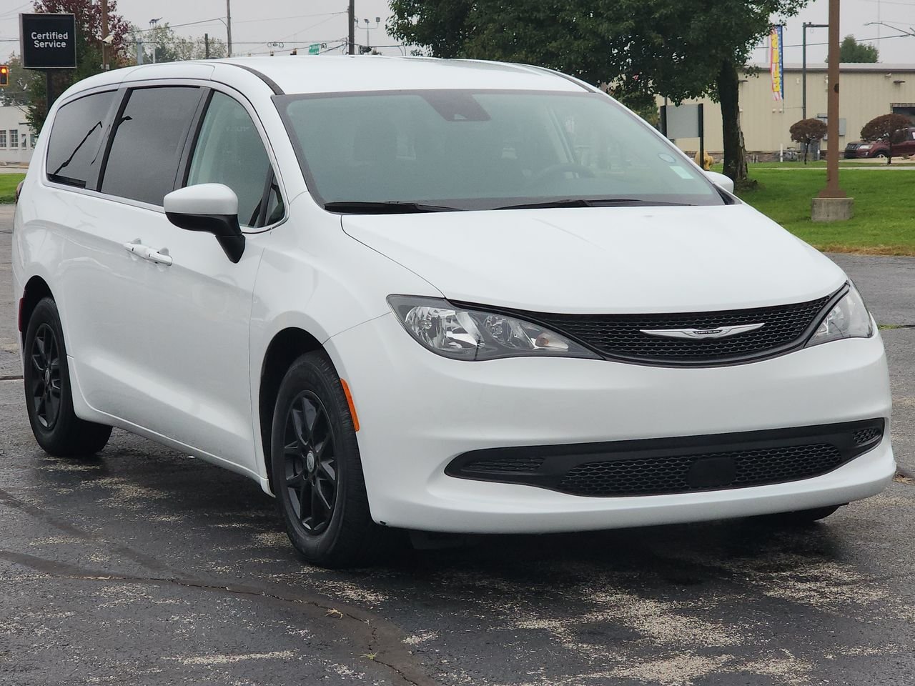 2023 Chrysler Voyager