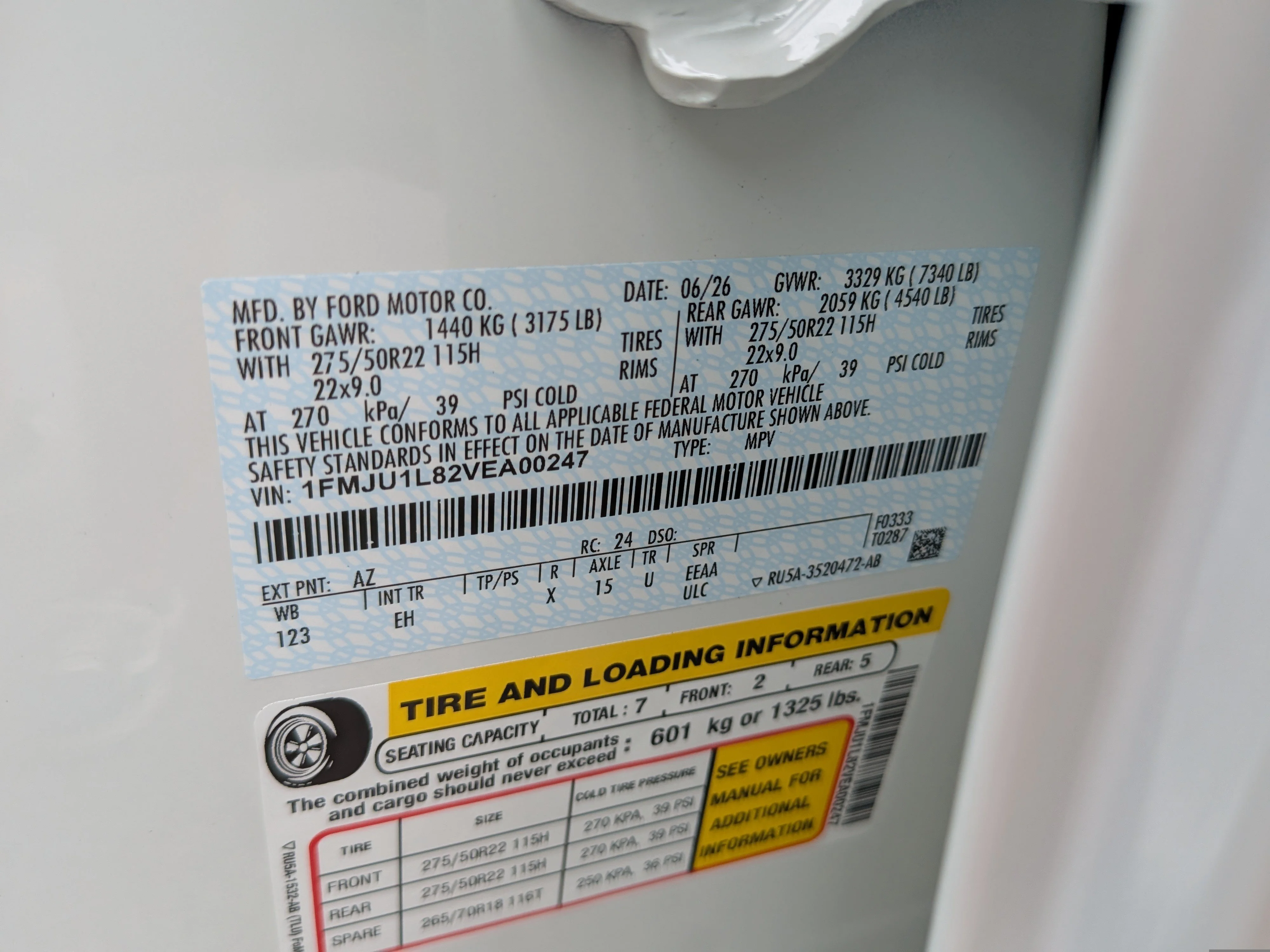 New 2027 Star White Metallic Tri-Coat Ford Platinum image 32