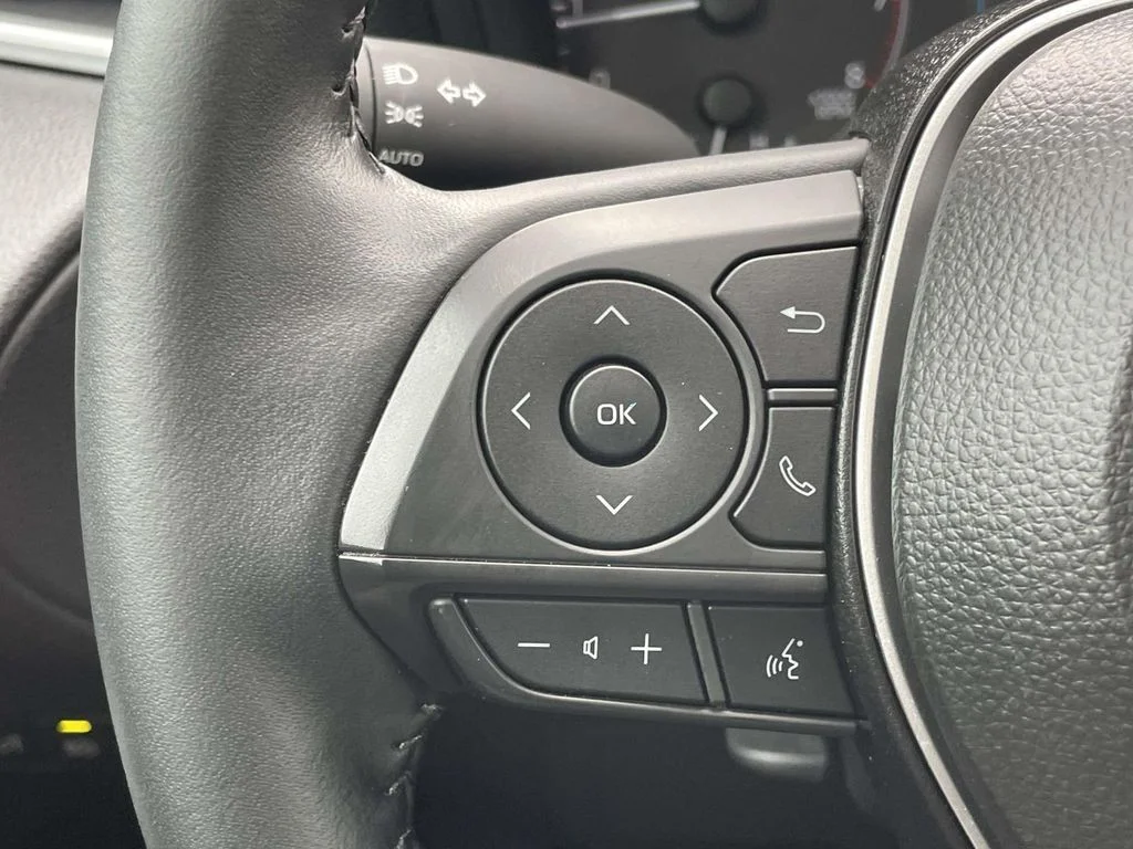 2025 Toyota Corolla Cross LE - Photo 10