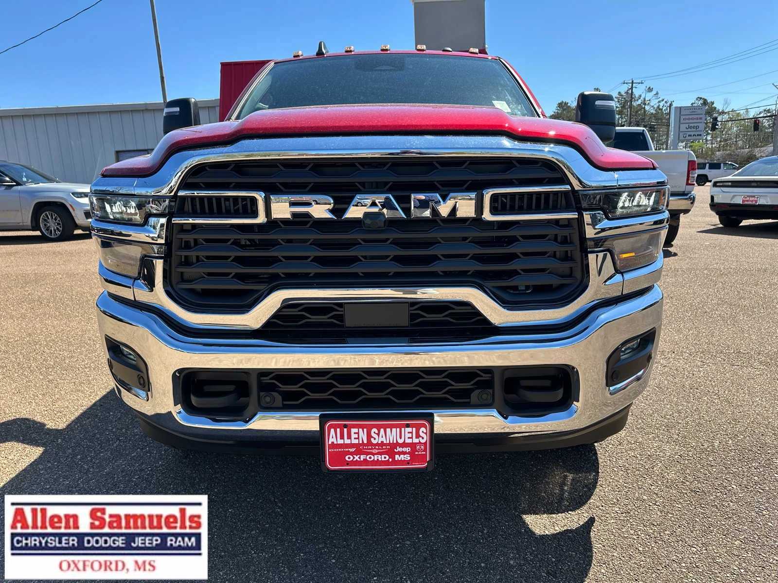 New 2026 Molten Red Pearl-Coat Exterior Paint RAM Tradesman image 9