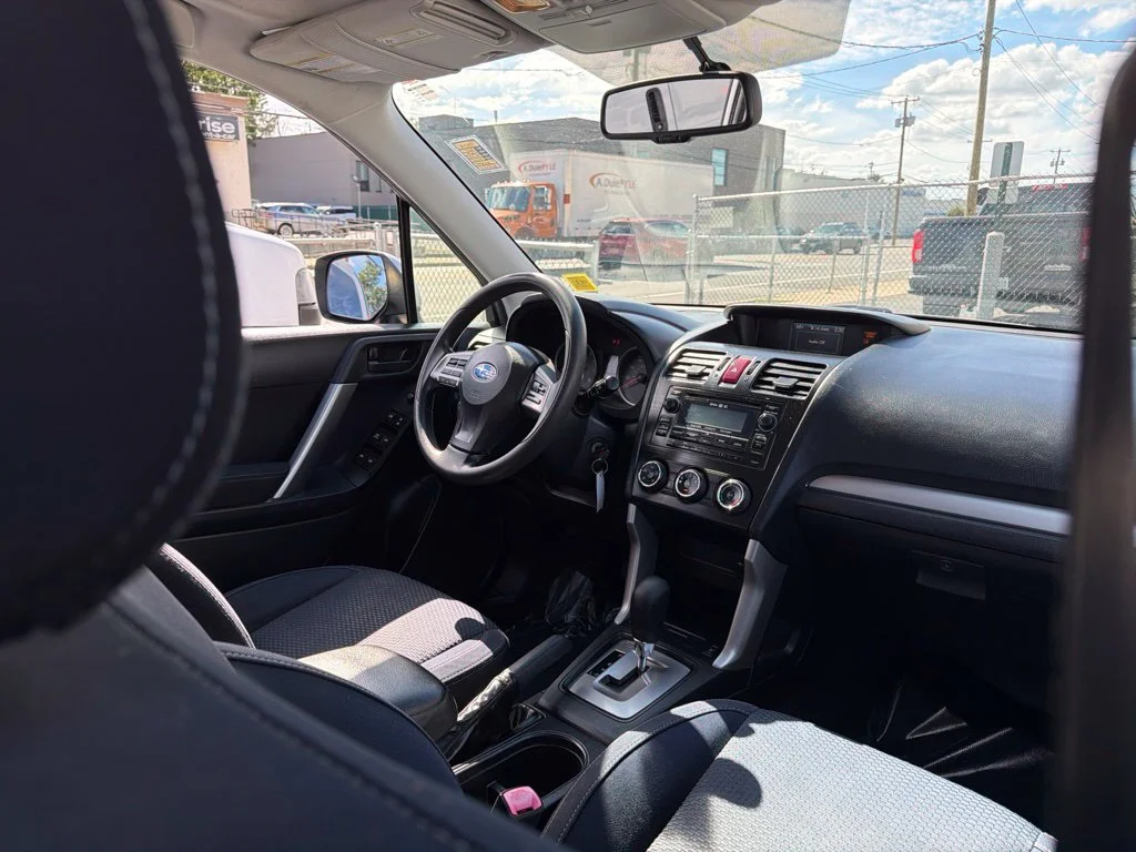 Used 2015 Silver Subaru 2.5i Premium image 20
