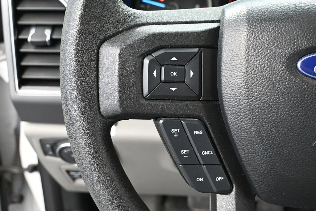 Used 2020 White Ford XLT image 21