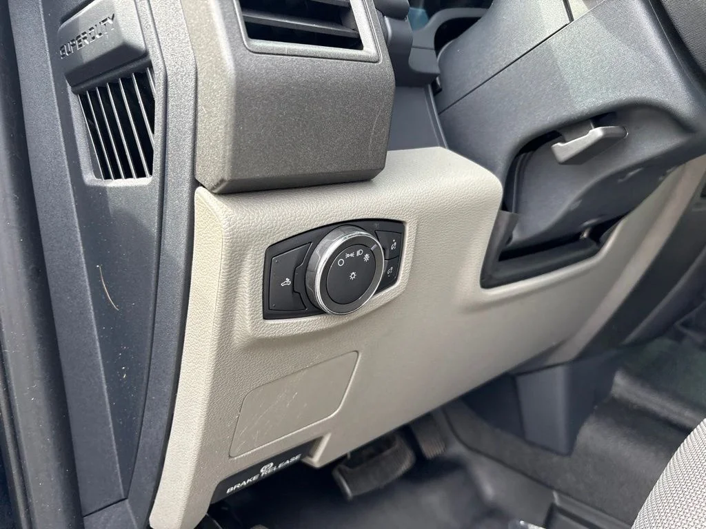Used 2022 Blue Ford XL image 15