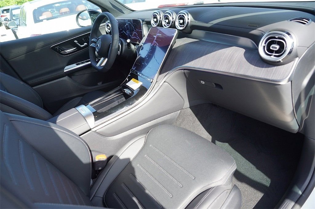 2026 Mercedes-Benz GLC Base - Photo 11