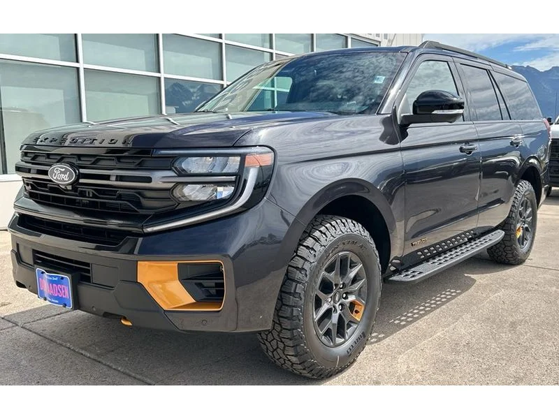 New 2027 Dark Matter Gray Metallic Ford Tremor® image 3