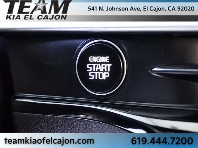Used 2025 White Kia LXS image 31