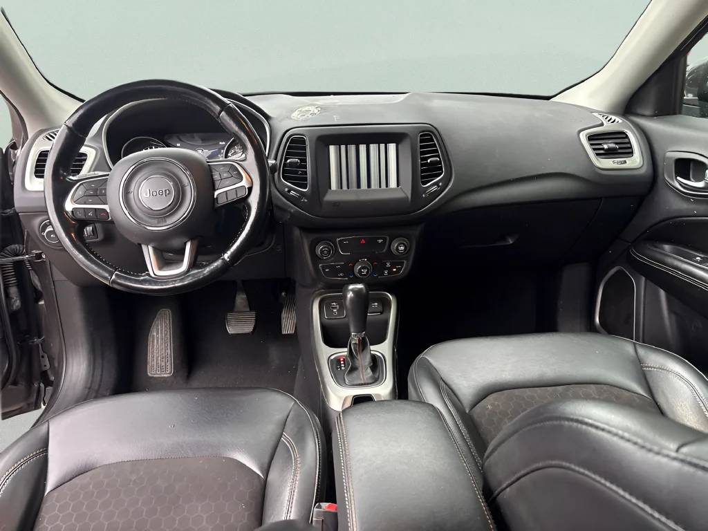 Used 2021 Crystal Metallic Jeep Latitude image 20