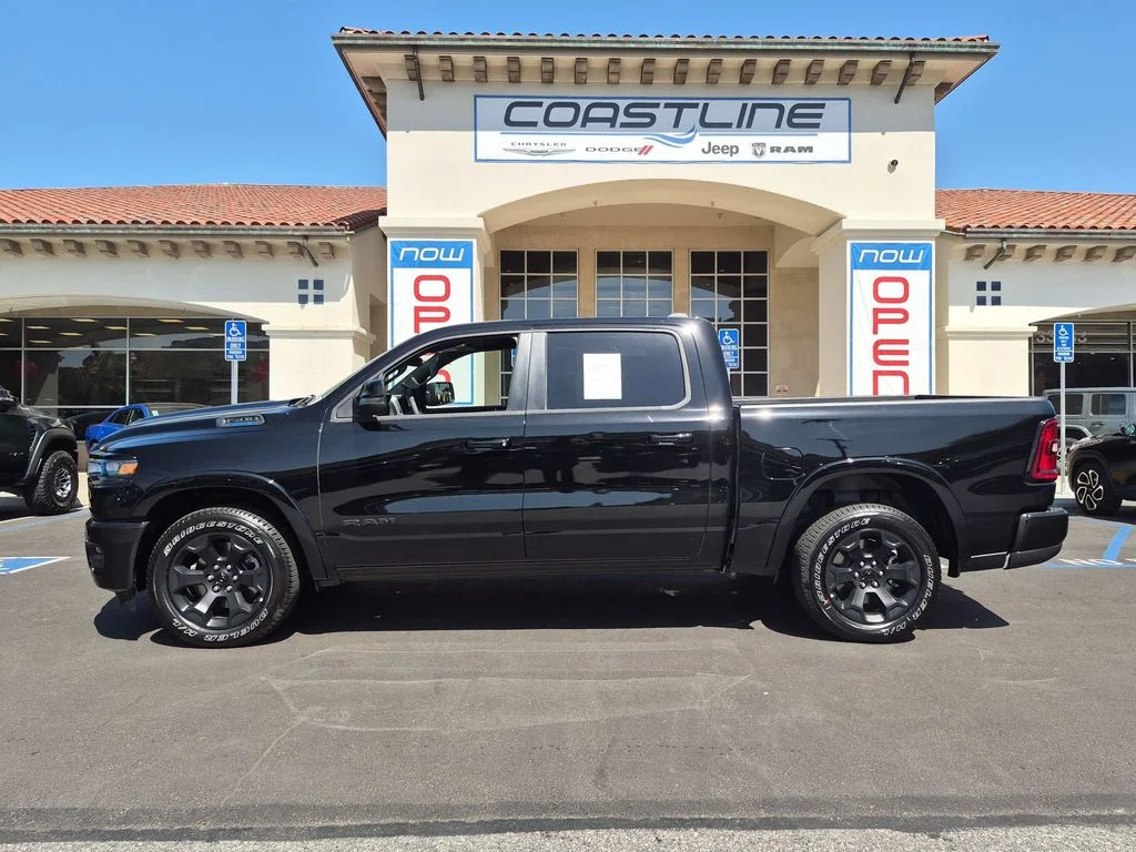 New 2026 Diamond Black Crystal Pearl-Coat Exterior Paint RAM Big Horn/Lone Star image 8