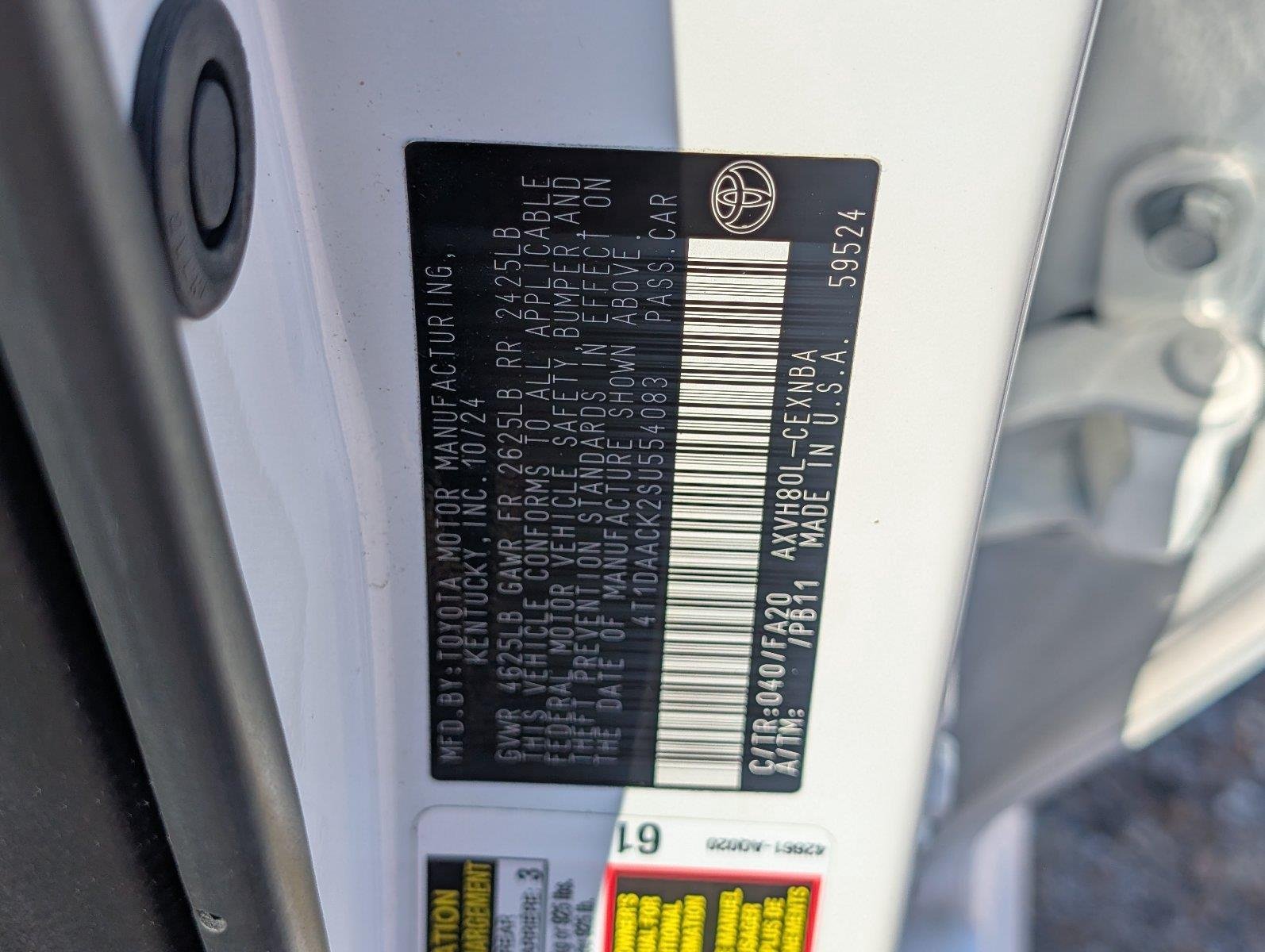 Used 2025 Ice Cap Toyota LE image 15