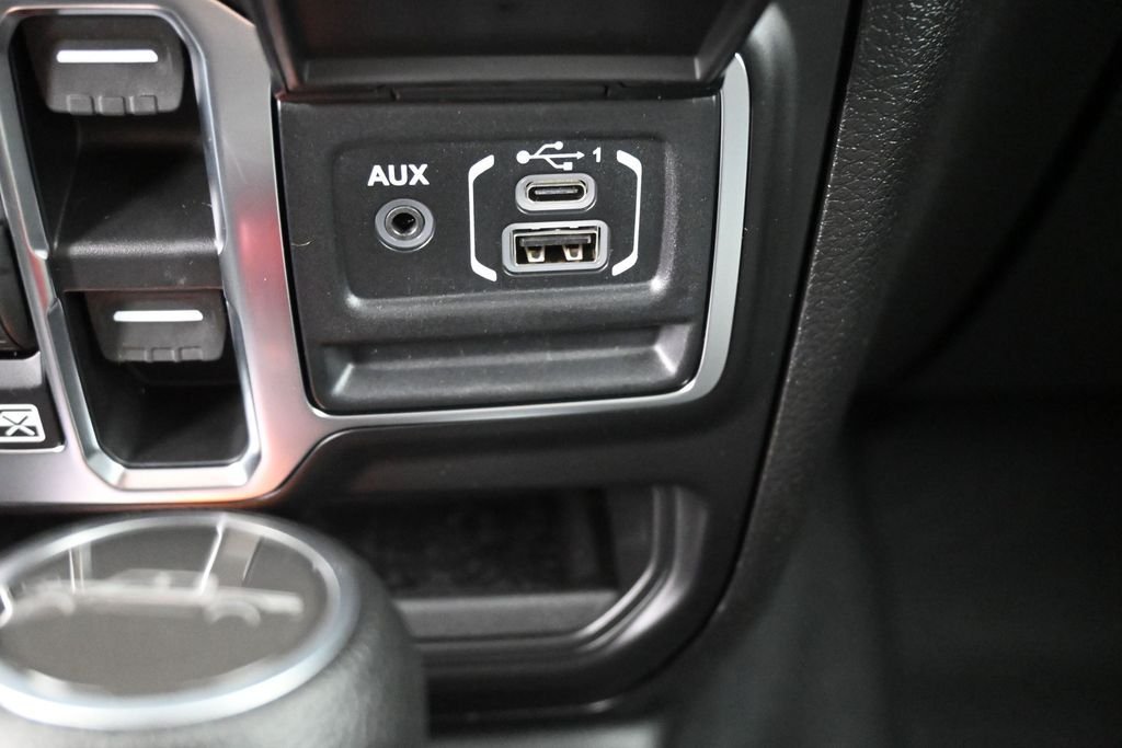 New 2026 Anvil Clearcoat Jeep Sport S image 4