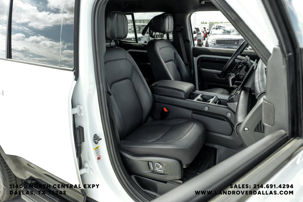 Used 2026 Fuji White Land Rover V8 image 43
