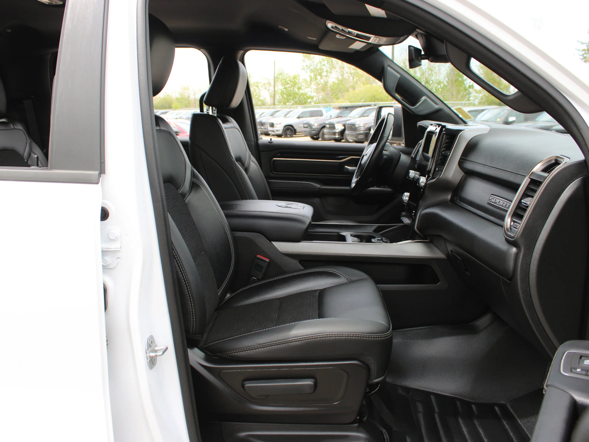Certified Used 2022 White RAM Sport * HEMI V8 | Cold Air Intake | Heated Seats | Navigation | Bed Utility Group | Apple CarPlay image 22