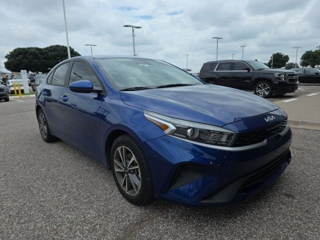 2023 Kia Forte LXS AT's photo