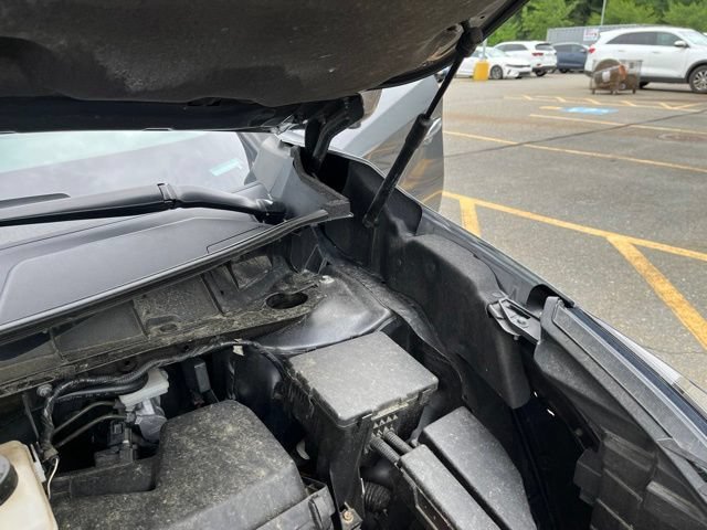 Used 2019 Gun Metallic Nissan SL image 24