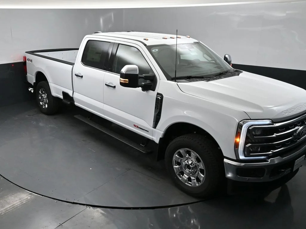 New 2027 Oxford White Ford F-250® Lariat® image 34