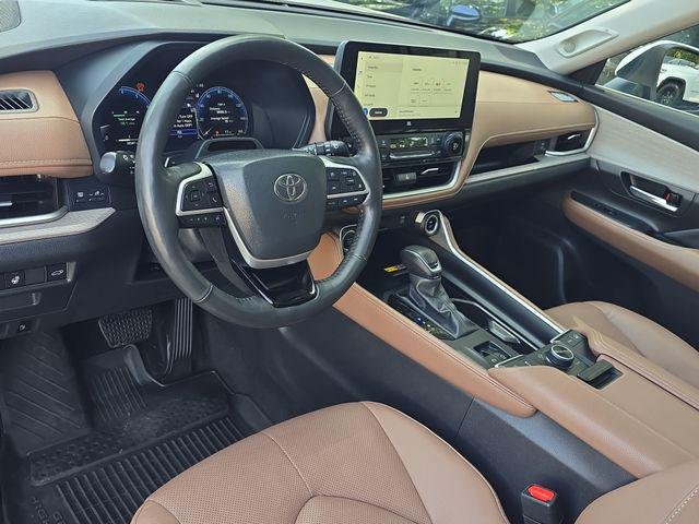 Certified Used 2024 COASTAL CREAM Toyota  image 17