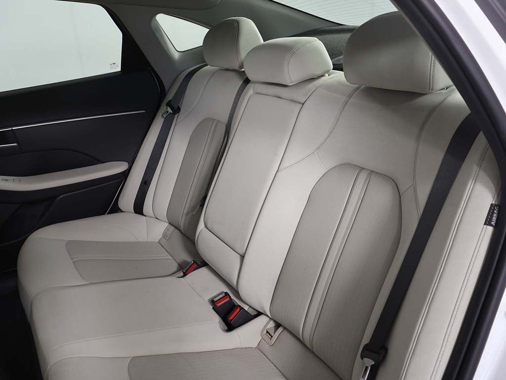 Used 2022 Gray Hyundai SEL image 29
