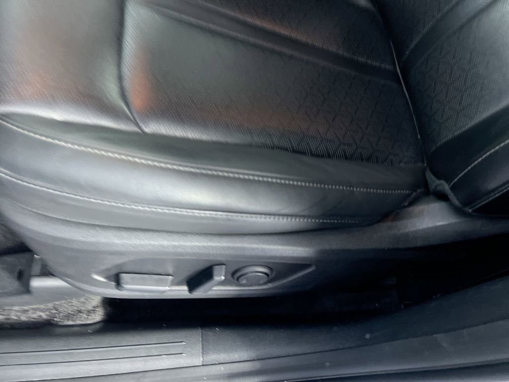 Used 2023 Silver Kia S image 13