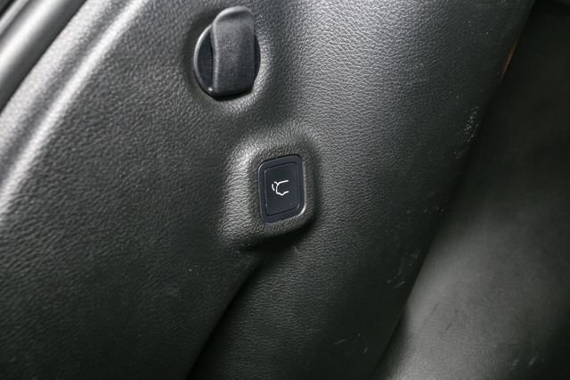Used 2023 Black Jeep Latitude image 13