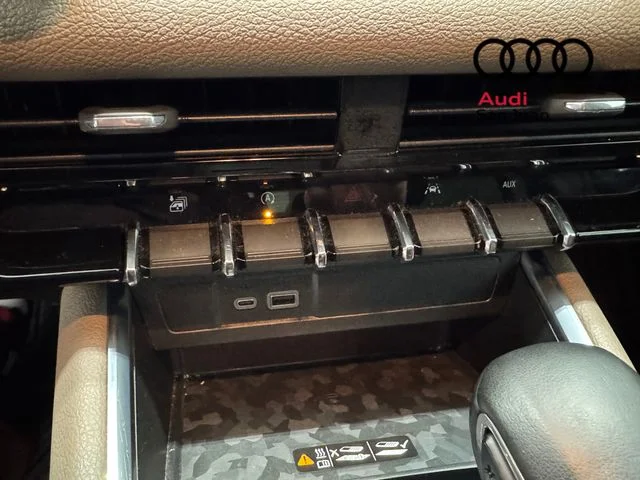 Used 2023 Silver GMC Denali image 19