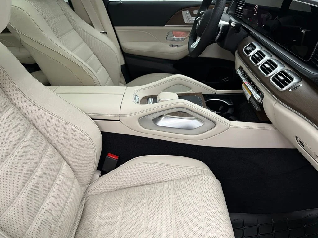 New 2026 White Mercedes-Benz GLS 450 image 28