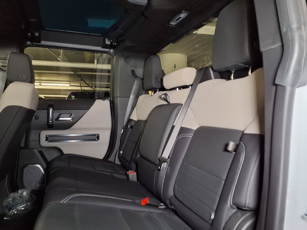 2026 GMC HUMMER EV 2X - Photo 11