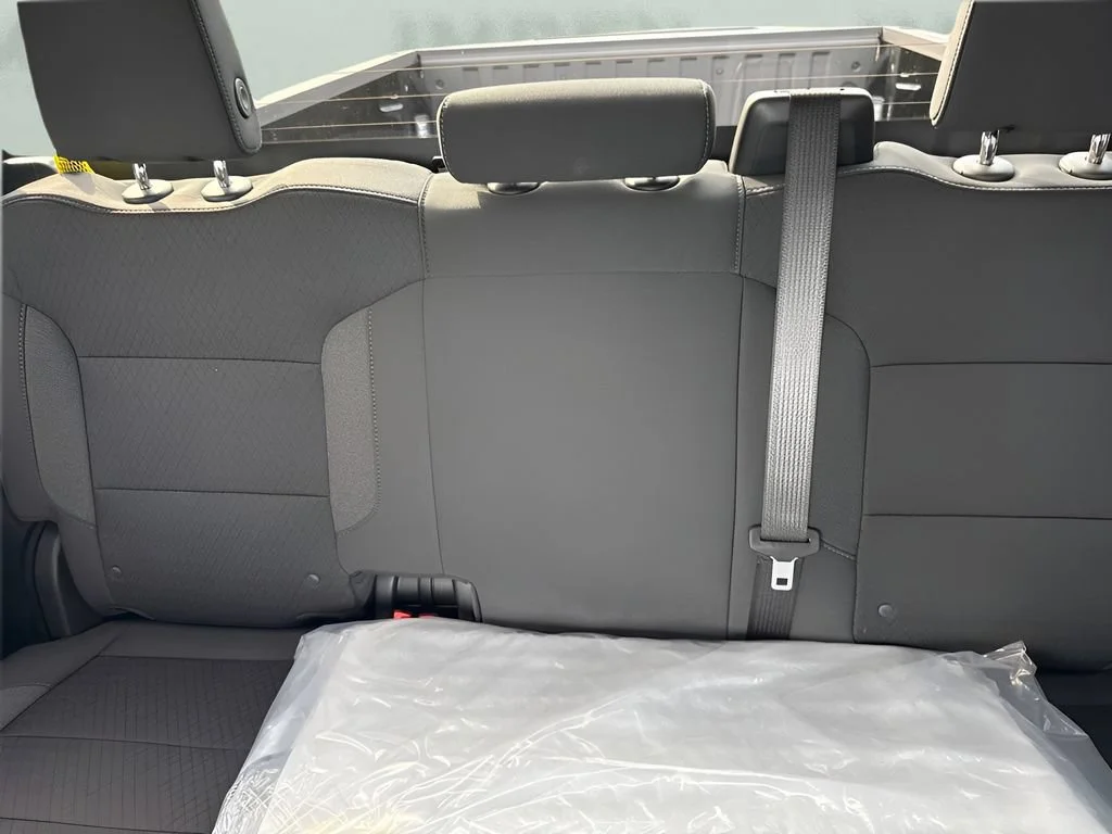 Used 2026 Onyx Black GMC Elevation image 8