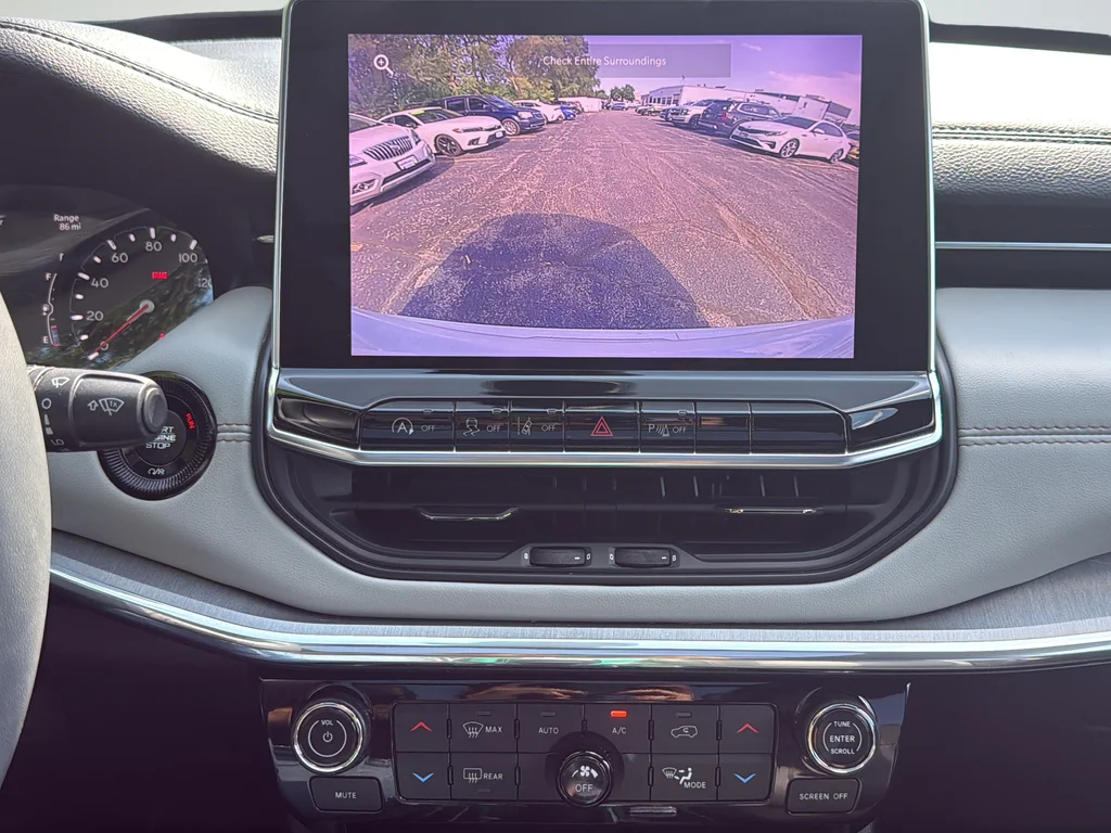 Used 2023 White Jeep Limited image 23