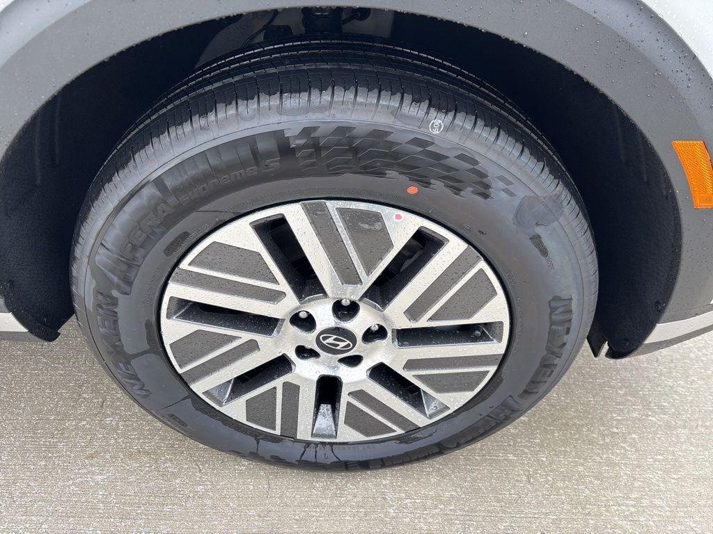 New 2026 White Pearl Hyundai SEL 8P image 10