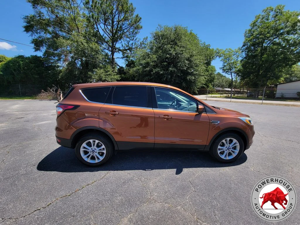 Used 2017 Red Ford SE image 7