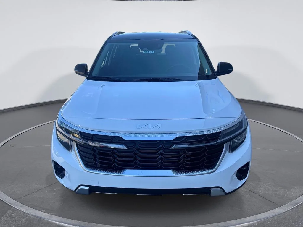 Used 2026 White Kia S image 2