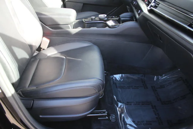 Used 2023 Black Kia EX image 33