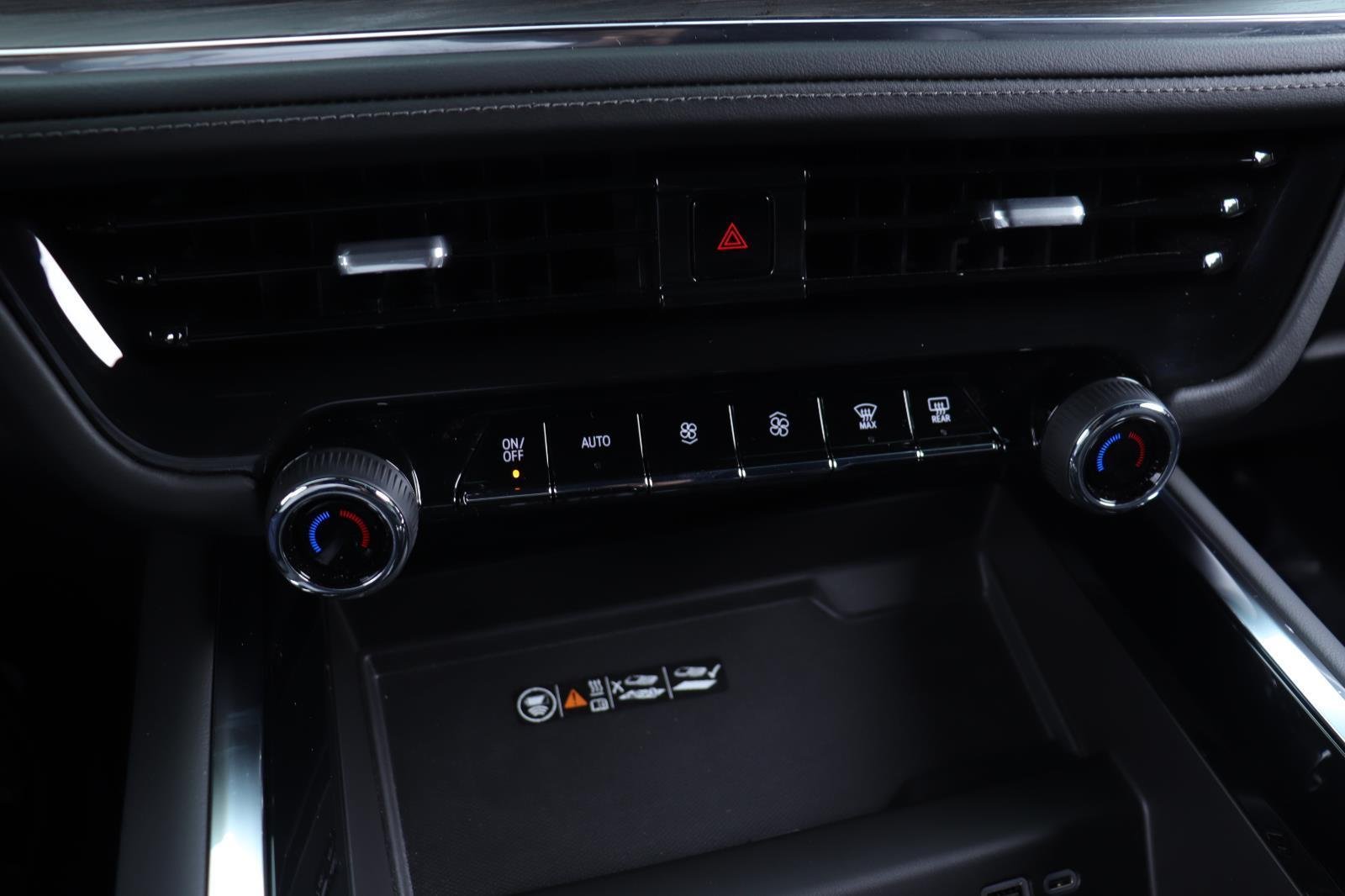 Used 2025 Black Chevrolet Z71 image 39