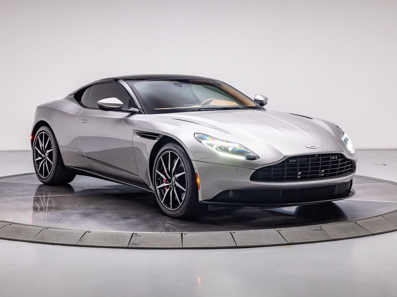 2021 Aston Martin DB11