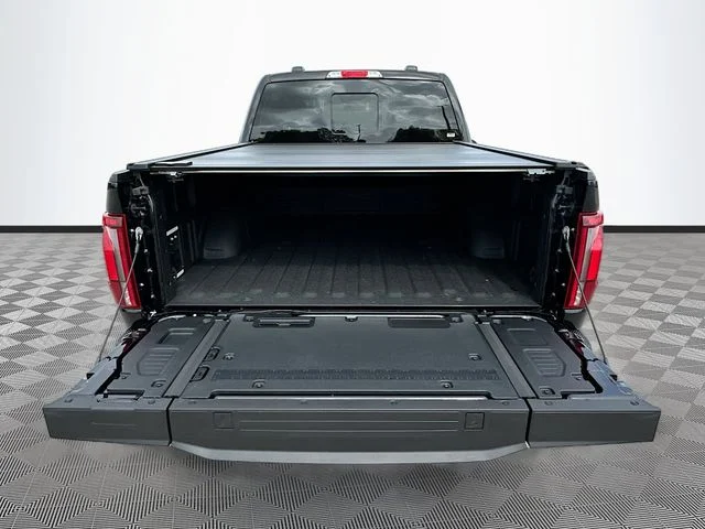 Used 2025 Black Ford Lariat image 26