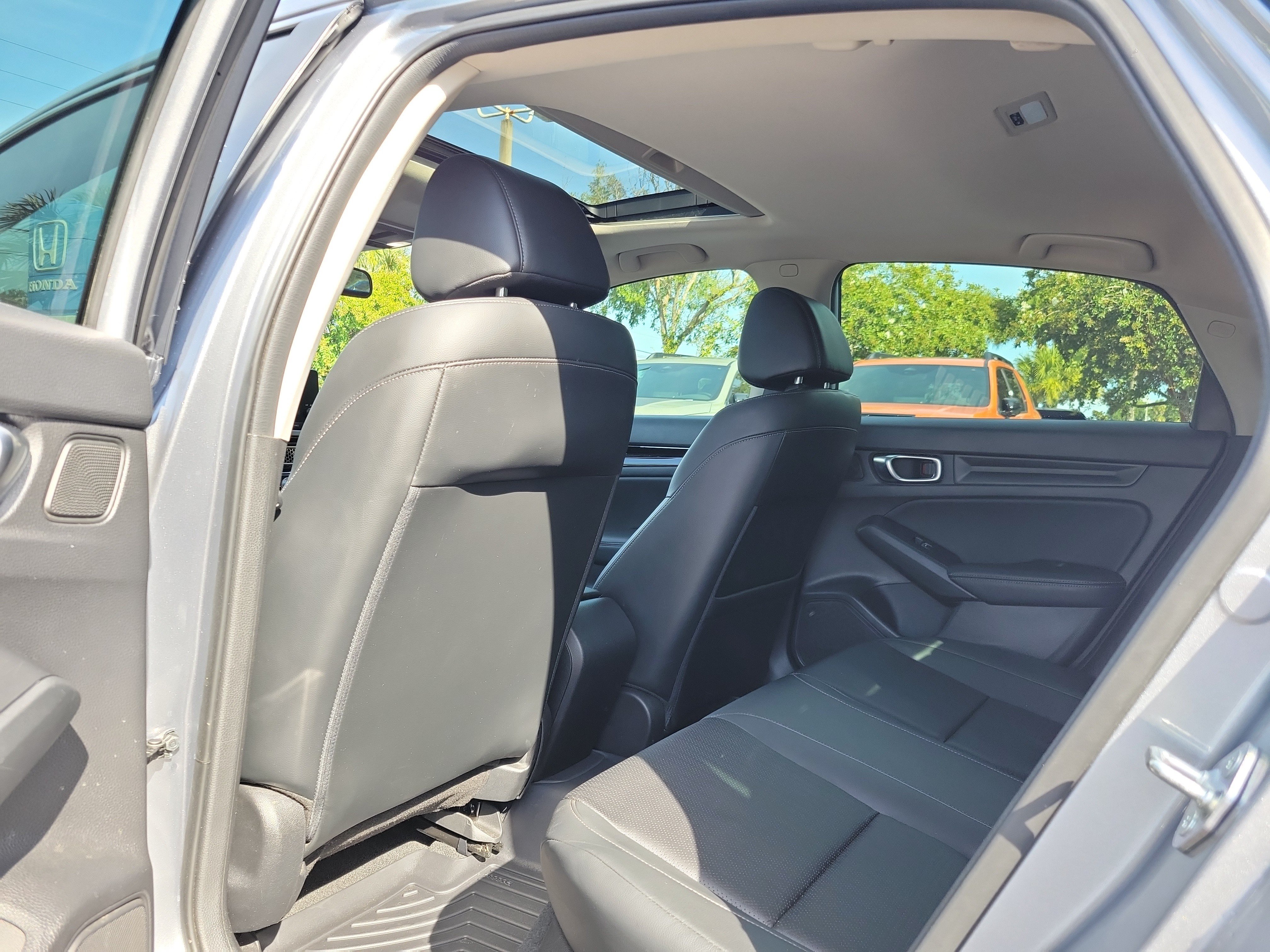 2022 Honda Civic Hatchback EX-L - Photo 46