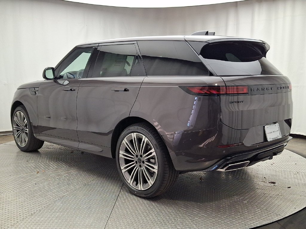 New 2027 Charente Grey Land Rover Dynamic SE image 4