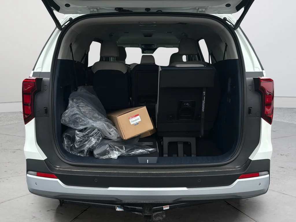 New 2026 Snow White Pearl Kia EX image 9