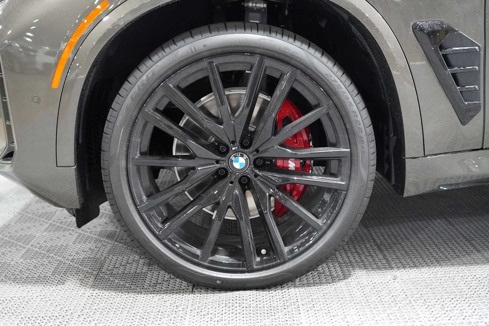 New 2026 Manhattan Green Metallic BMW xDrive40i image 5