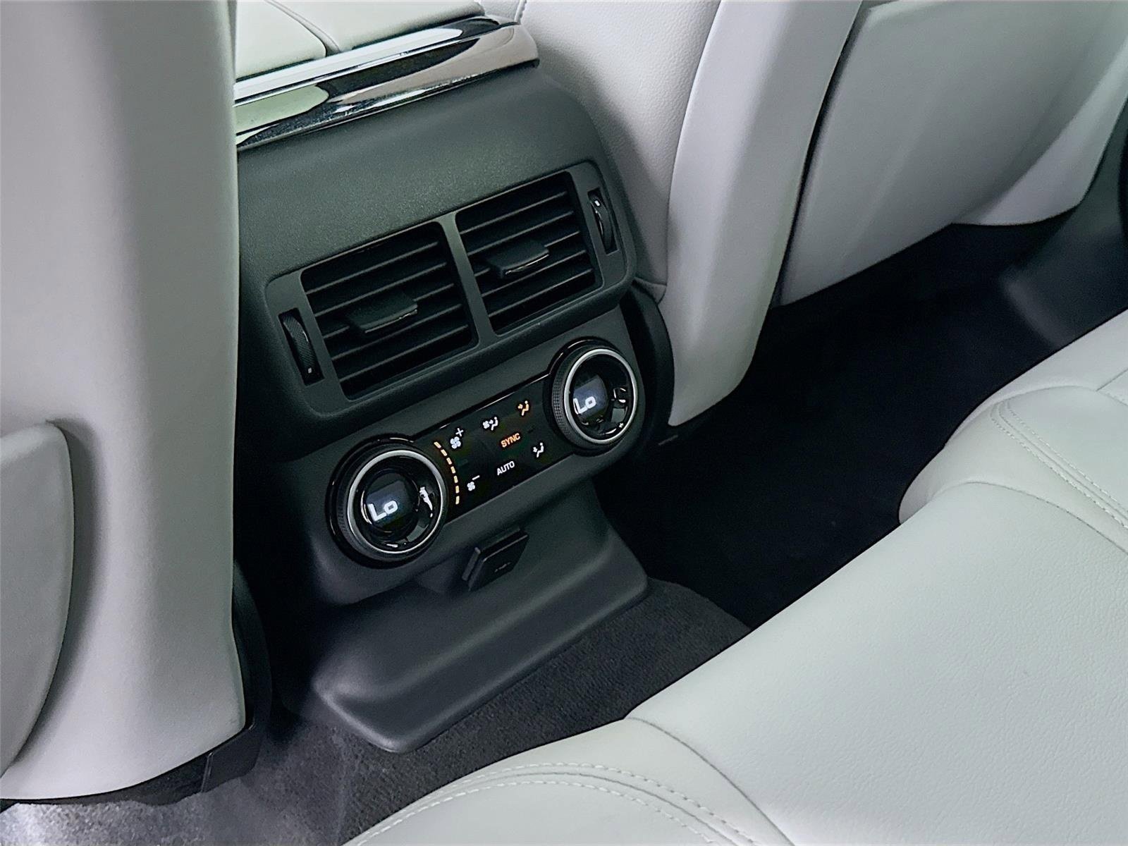 Used 2026 Gray Land Rover Dynamic SE image 27