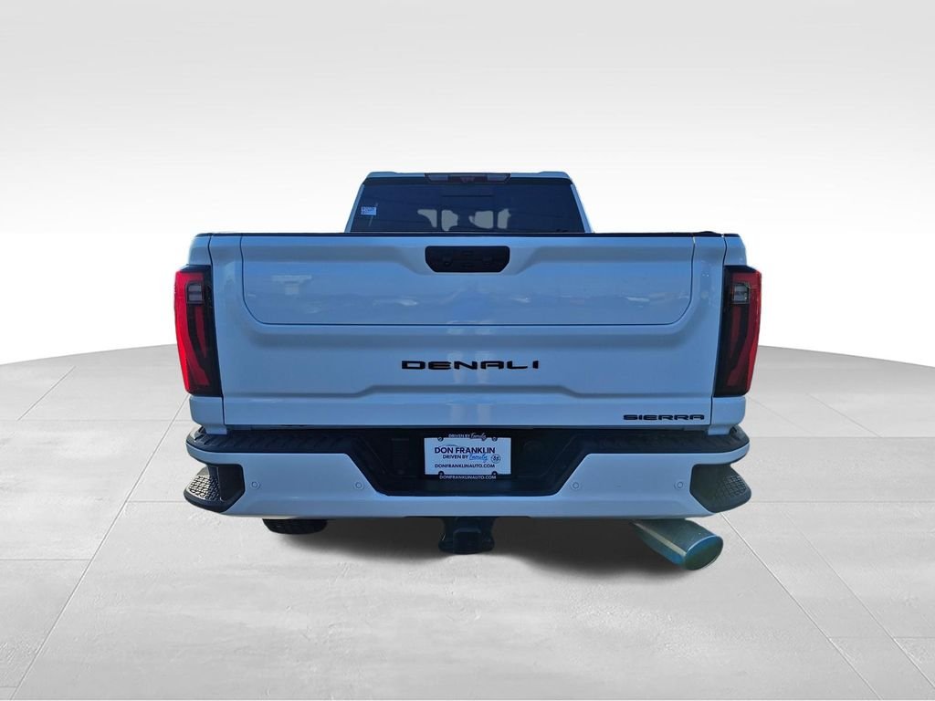Used 2024 White GMC Denali image 4