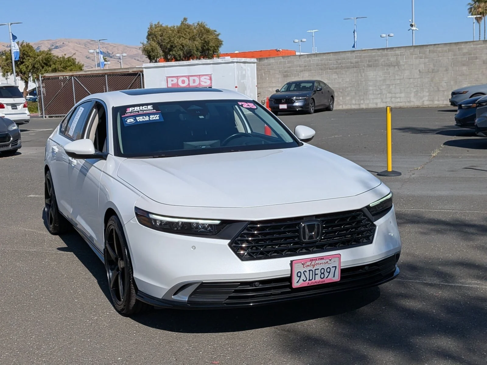 Used 2025 White Honda Touring image 3