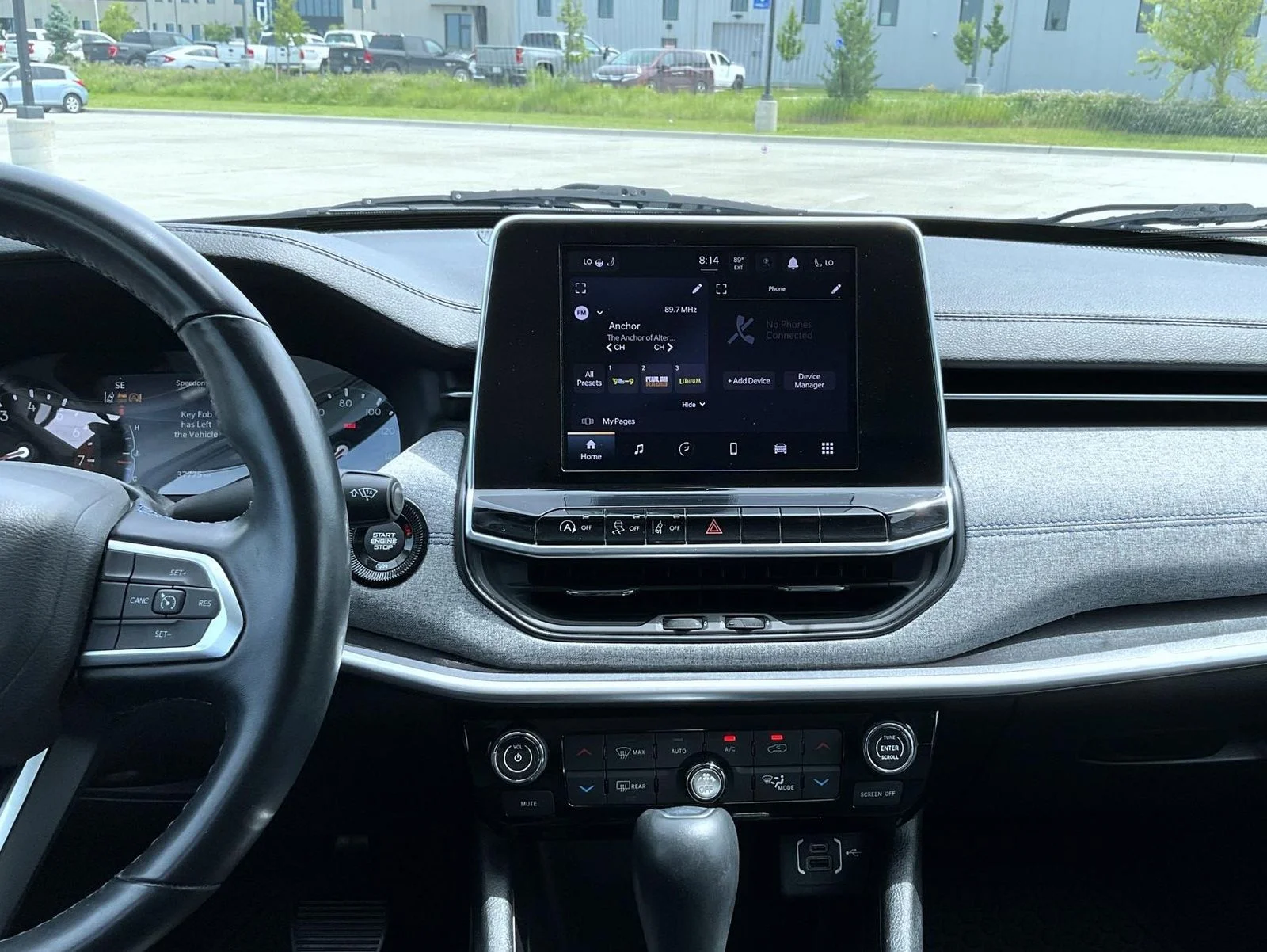 Used 2022 White Jeep Latitude image 13