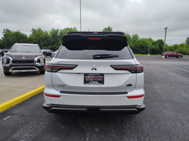 New 2025 White Mitsubishi Trail Edition image 6