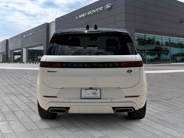 Certified Used 2023 Fuji White Land Rover SE Dynamic image 4
