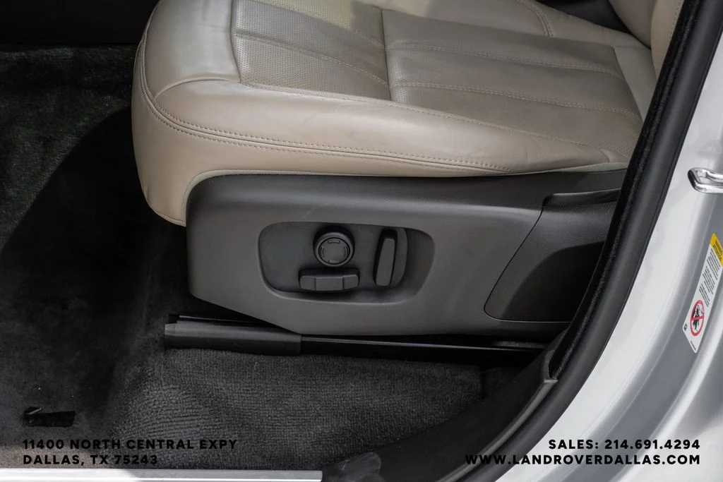 Used 2019 Silver Land Rover HSE image 37