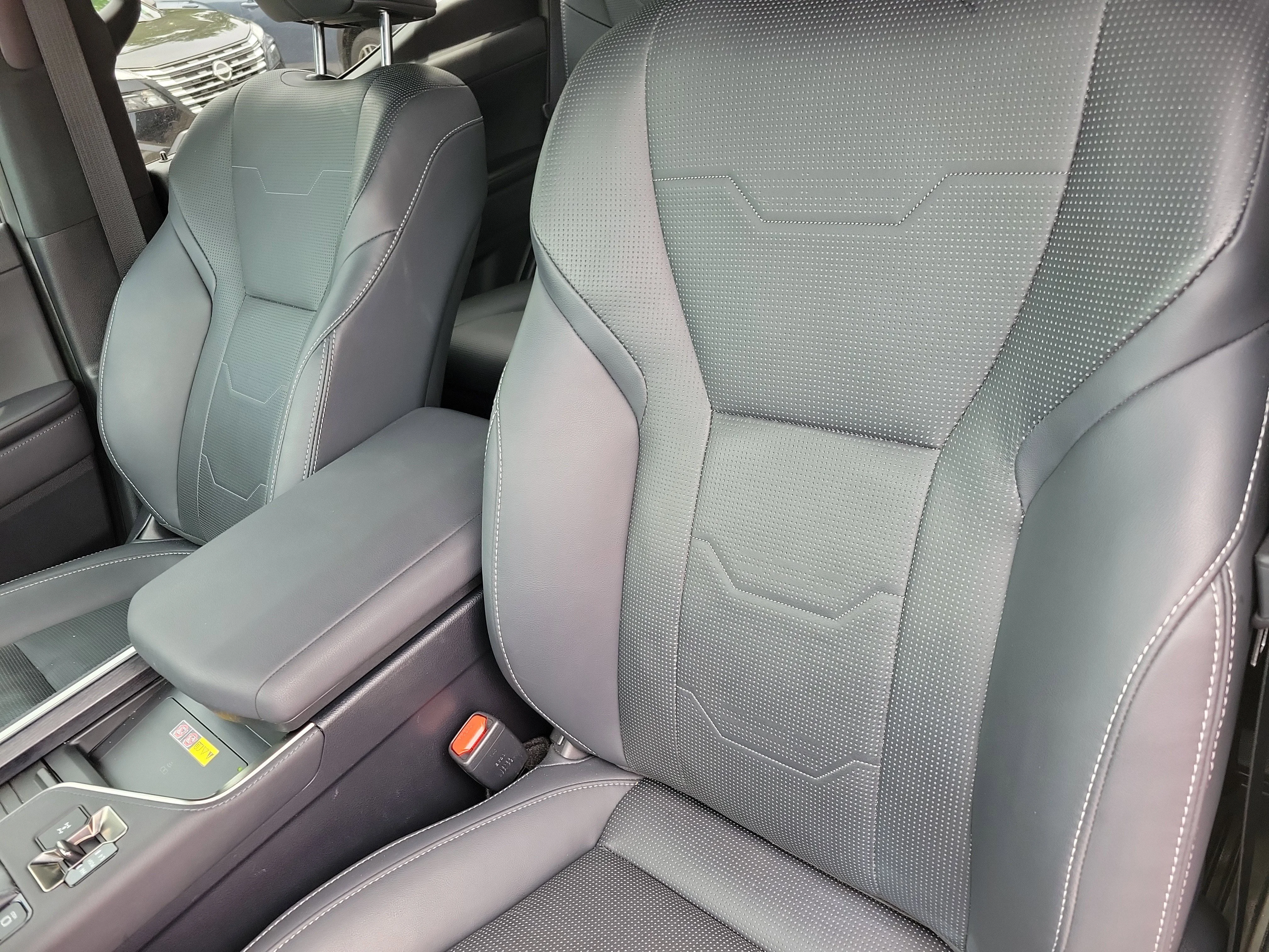 Used 2024 Blue Lexus GX 550 Luxury+ image 7