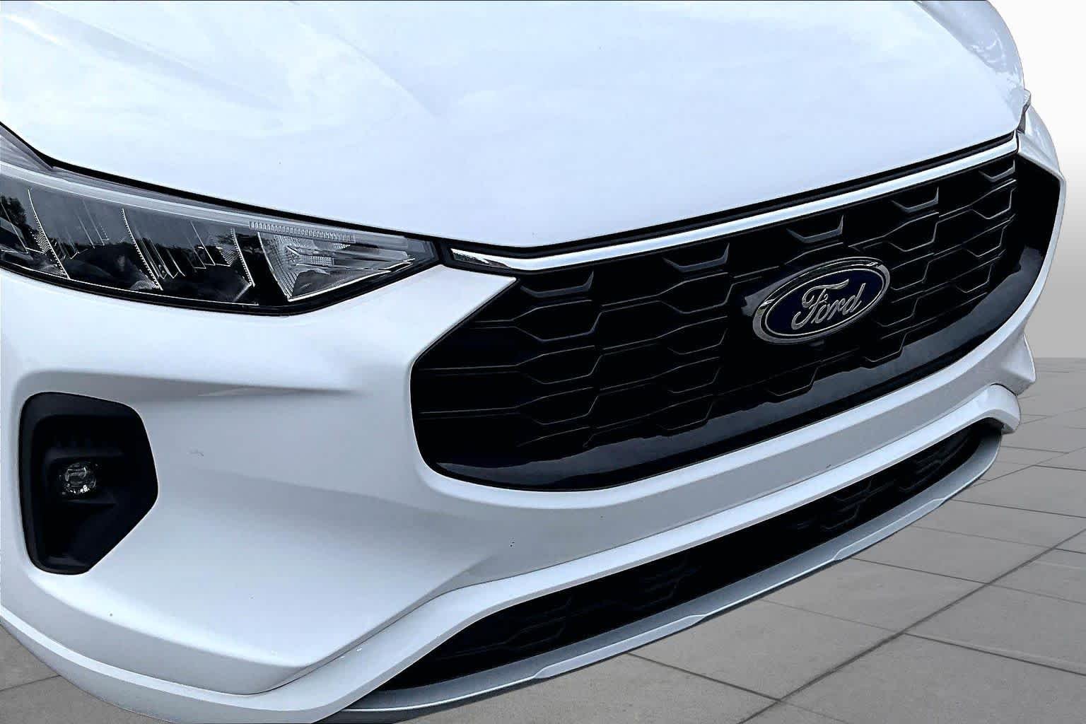 Certified Used 2023 Oxford White Ford ST-Line Select image 29