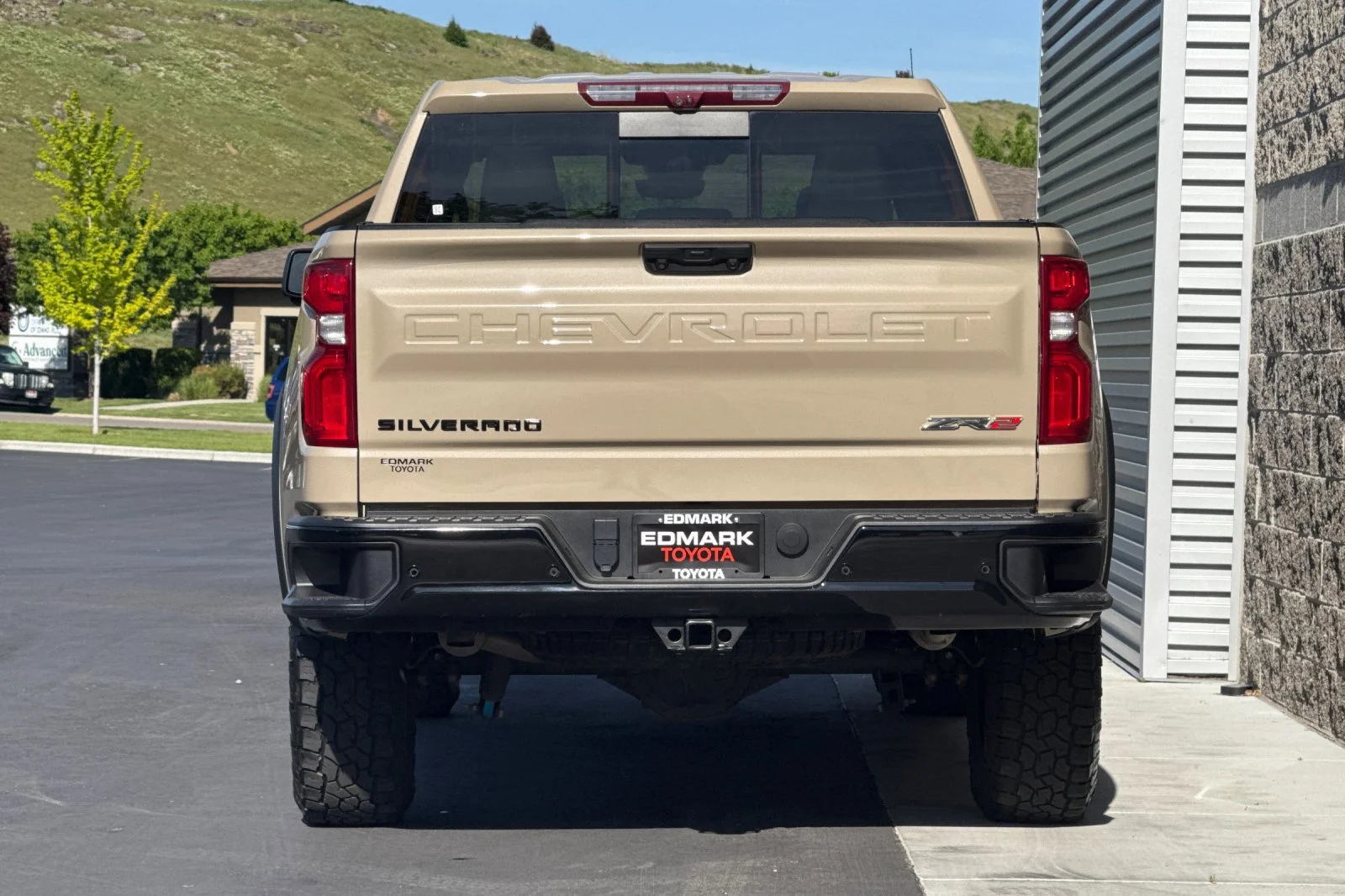 Used 2023 Sand Dune Metallic Chevrolet ZR2 image 4